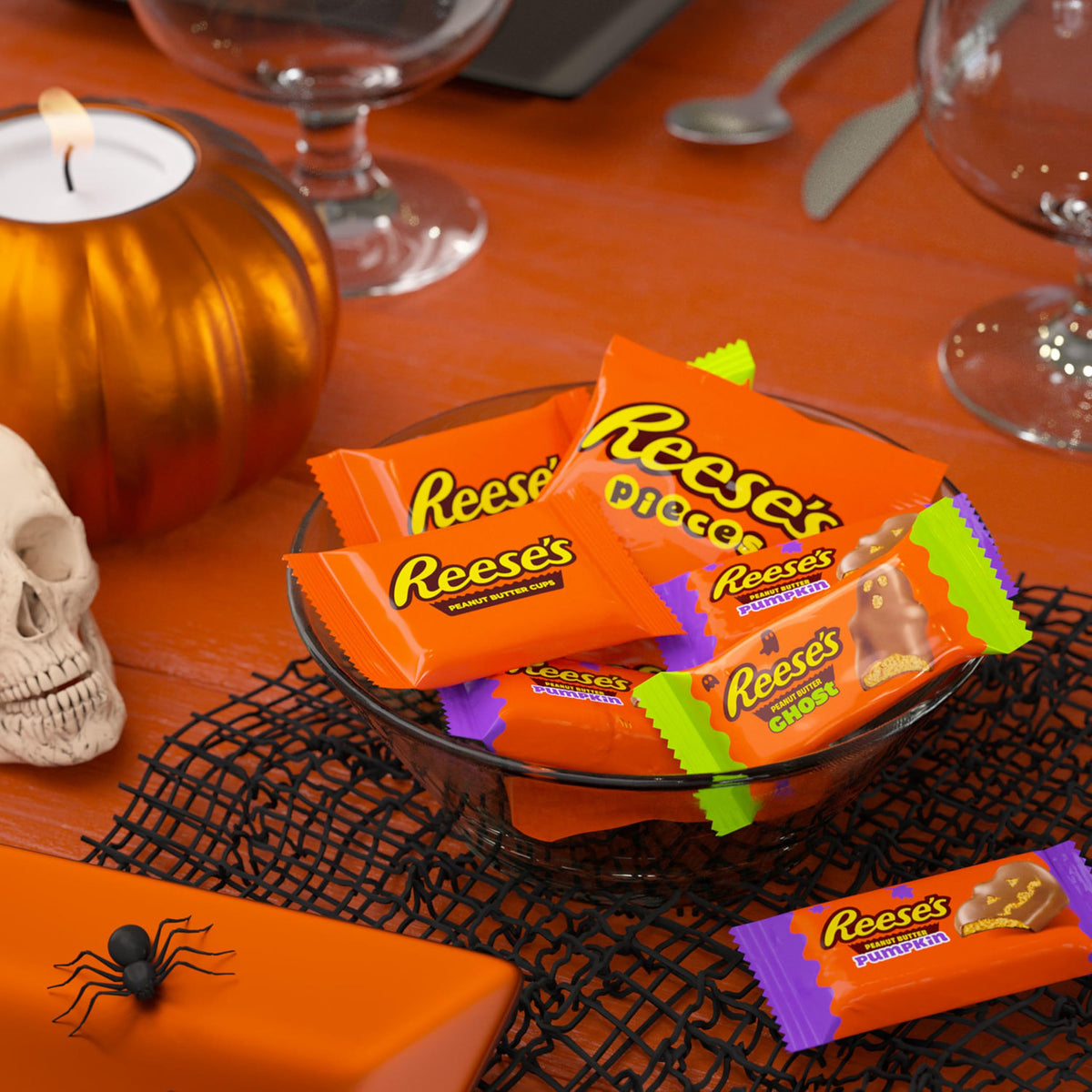 Reese's Assorted Peanut Butter Halloween Candy Pumpkin Bowl, 110 ct