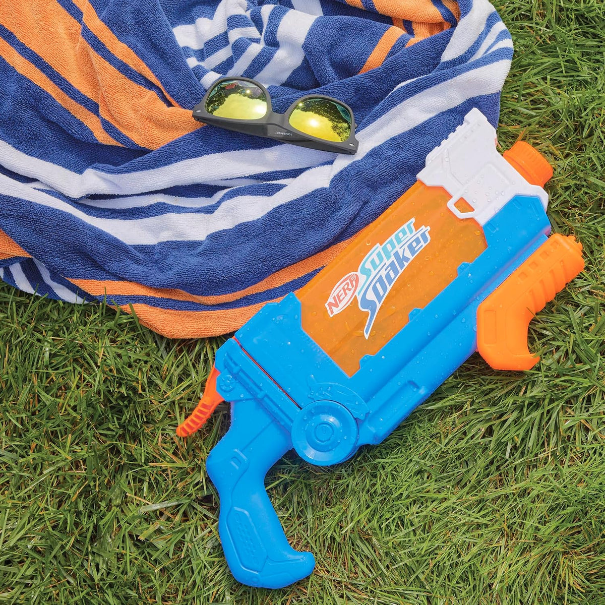 Nerf Super Soaker Flip Fill Water Blaster, 4 Spray Styles, Fast Fill, 30 Fluid Ounce Tank, Water Toys for 6 Year Old Boys & Girls & Up
